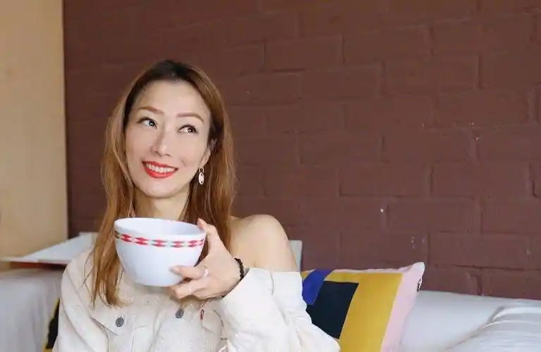 "新晋影后"郑秀文,她那么优秀老公还出去偷吃,真为她感到不值