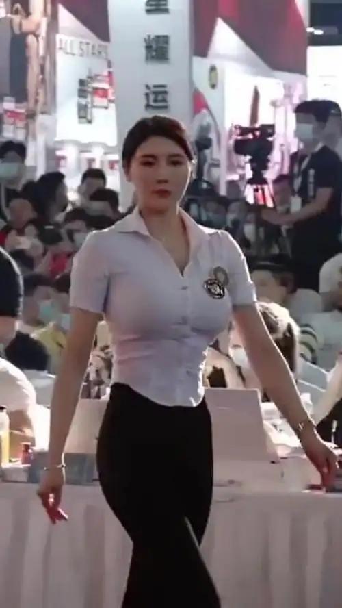 95后姑娘刘太阳被人称为臀神坚持运动是关键