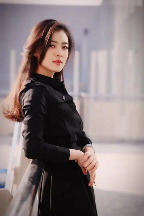 演员张雅玫--优雅迷人!__财经头条