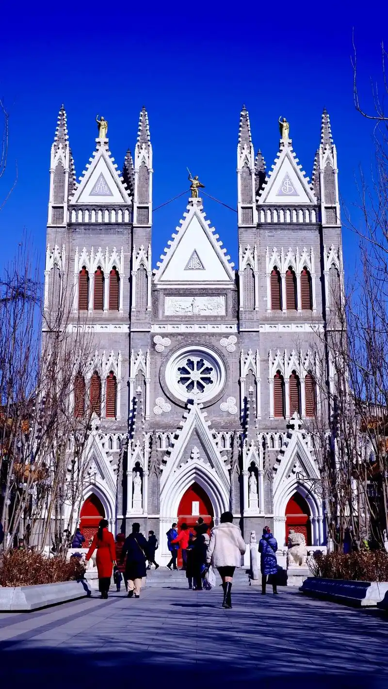 最美教堂重新开放参观