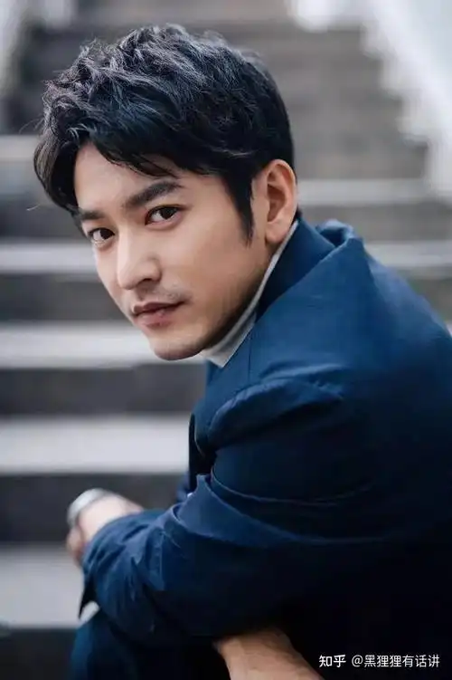 80年出生的17位男星陈冠希王祖蓝明道名列其中就谢霆锋一人获奖