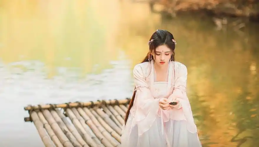 鞠婧祎壁纸第52期有人骂你野心勃勃有人爱你灵魂有火