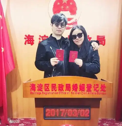 又一位超女结婚啦婚纱照也曝光了