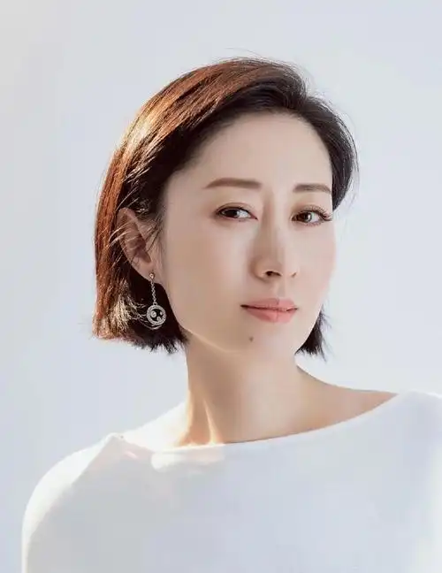 与娱乐圈脱节了七年,刘敏涛开始广撒简历寻求机会,但都没有响应.