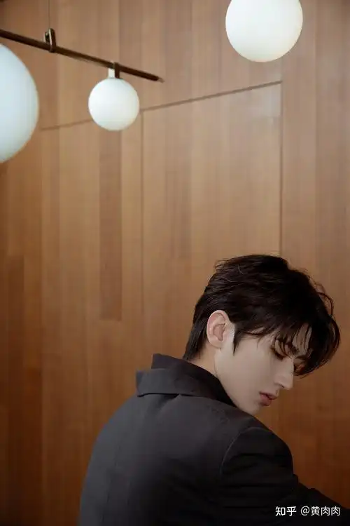 蔡徐坤的新粉请问有没有蔡徐坤的神图呀