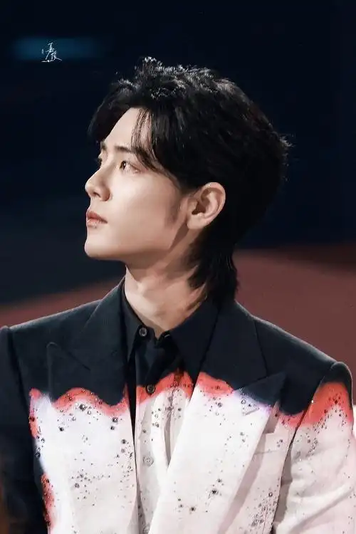 肖战的那年今日##向全世界安利肖战##肖战顺顺利利