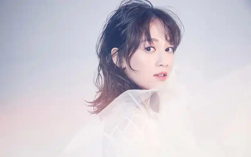 陈乔恩时尚气质唯美写真图片桌面壁纸