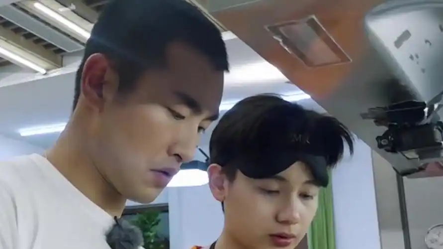 胡先煦拐弯抹角讽刺王彦霖做饭陈立农吓懵晚餐不想吃了