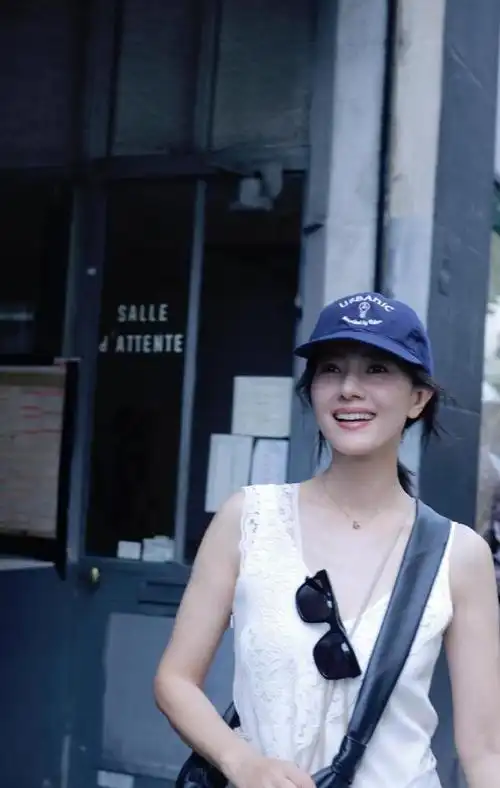 看了高圆圆才知道,真正的美女,不需要凹造型,引起网友热议|极简主义