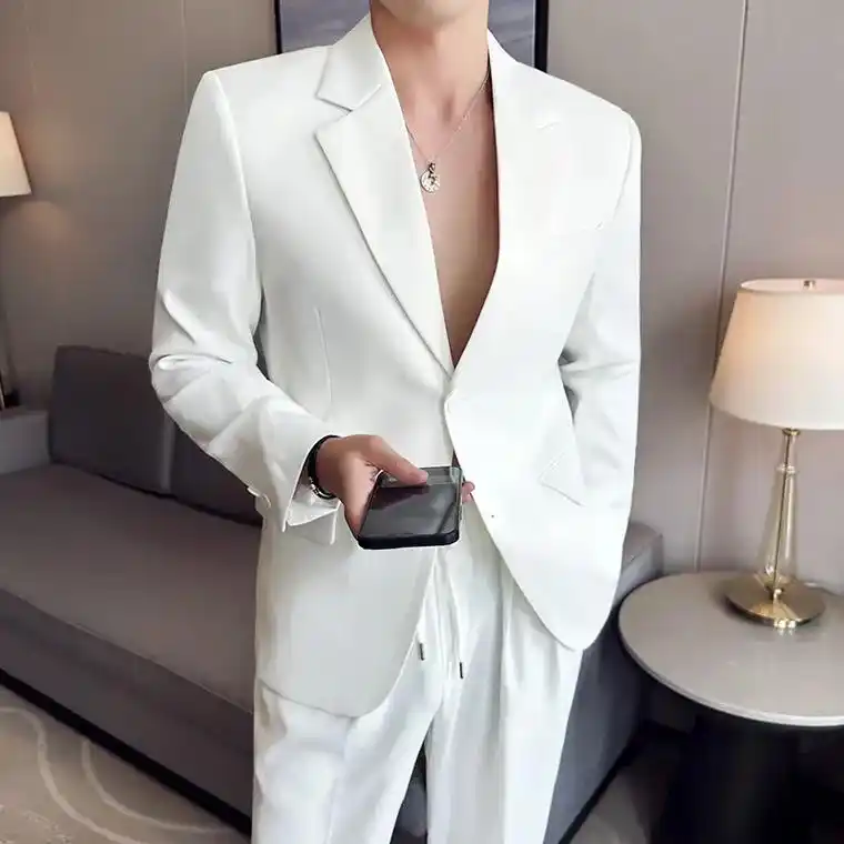 白色西装男,时尚又百搭,宽松垂感外套,痞帅老钱风,高级感十足 - 抖音