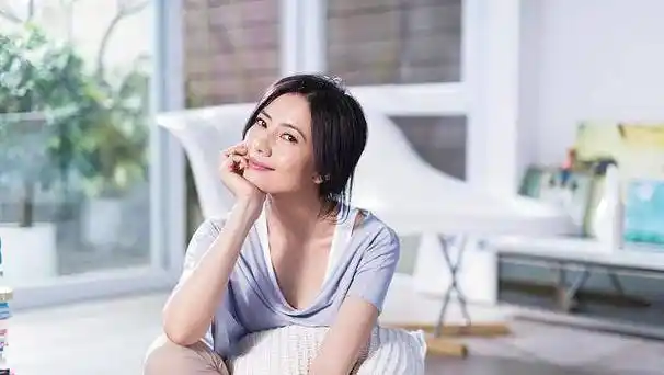 原创高圆圆产后首晒照生完孩子就去做这些的女人在男人眼中不贬值