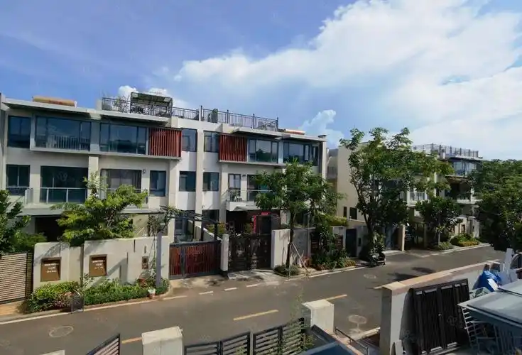 海口高档联排别墅碧桂园中央半岛共四层九中分校3房可改5房