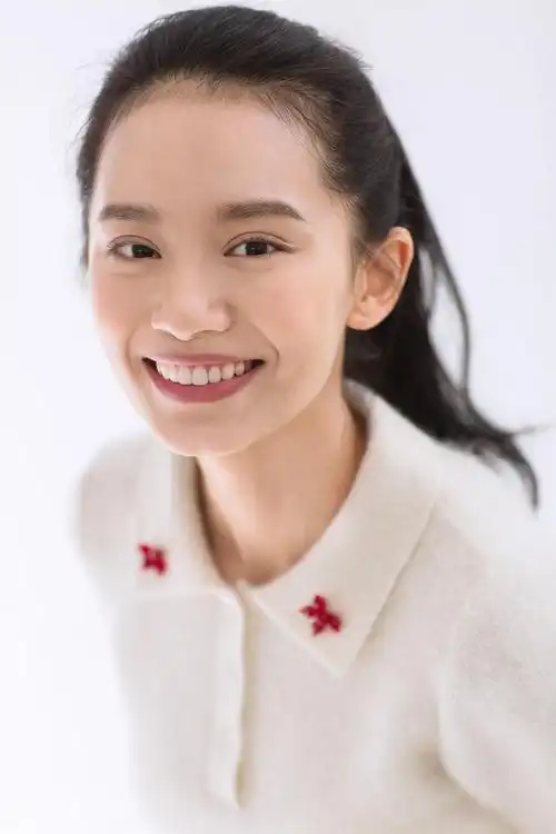 王禛白衣清新性感写真