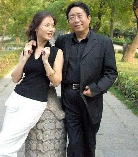 倪琳老公钱文忠(钱文忠,人称时尚先生,教授玩家,他为何对余秋雨,推崇