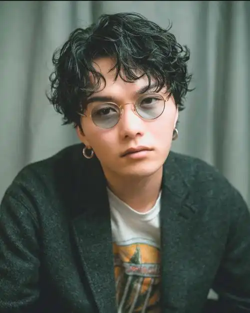 男生短发卷发设计