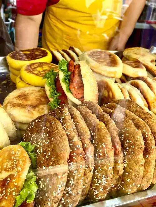 种类超多 价格也都贼便宜强烈推荐南瓜饼 豆沙饼 红糖饼 奥尔良鸡腿!