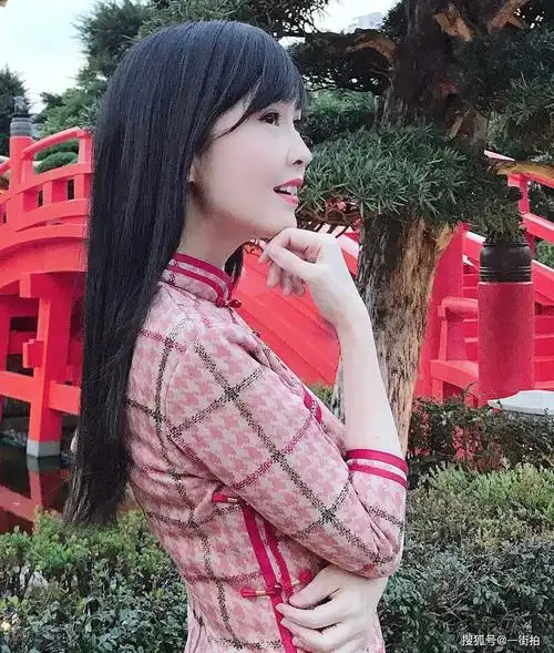 53岁周慧敏晒30年前美照,清瘦造型让人怜爱,网友直呼没变化_照片