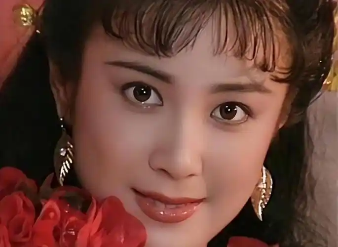 "最美妲己"傅艺伟的幻灭史:一步走错成阶下囚,她经历了什么_傅意伟