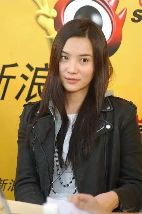 图文:《爱情呼叫转移》聊天-小宋佳正在录制单曲