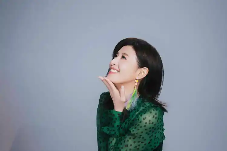 苏慧伦新单曲《不管不管》发布 ng也是mv剧情的一部份_白安_演出_歌曲