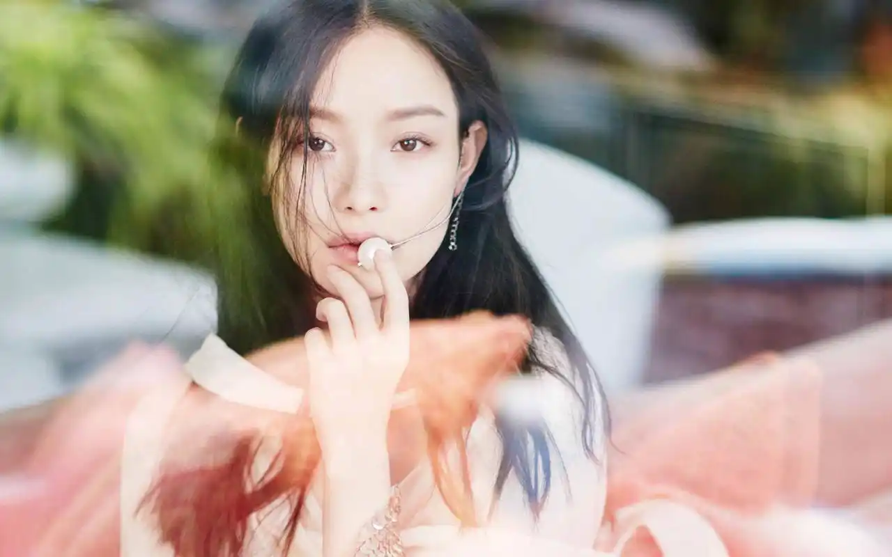 美女明星倪妮桌面壁纸第4张