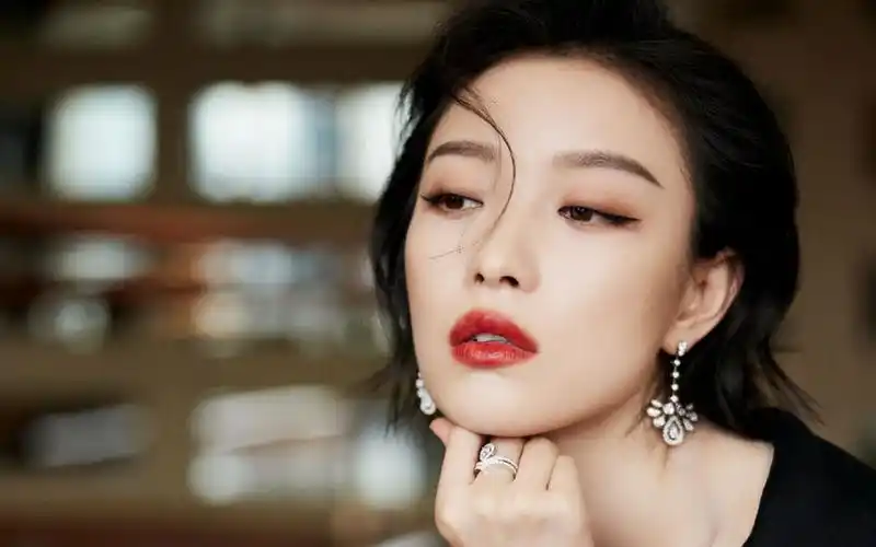 倪妮成熟妩媚高清桌面壁纸_大陆明星_壁纸下载_美桌网