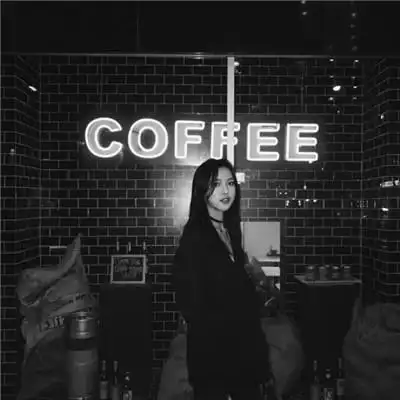 霸气的微信头像黑白高冷最新2018 烟难抽酒难喝日子难熬分享!