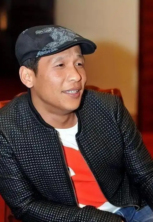 宋小宝成名后抛弃糟糠之妻,转身娶小8岁女粉丝,他如今怎样了