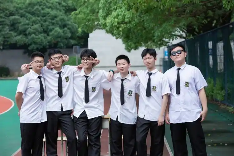 田家炳c169班最美毕业照