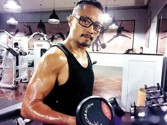 中张涵予跟别人打架的镜头让观众们非常激动,对于镜头下他的身材