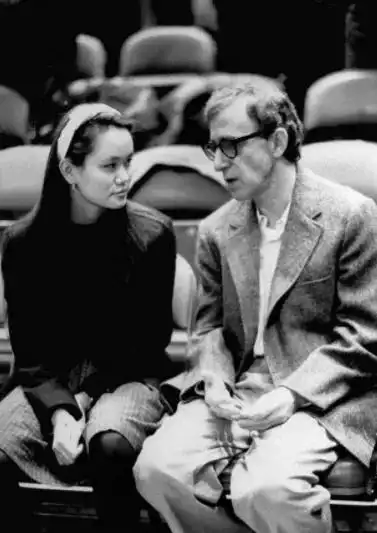 美国大导演伍迪艾伦性侵养女案出新纪录片众多人证和资料将被挖出