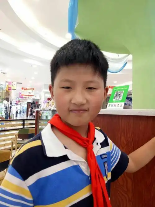 我是一个活泼,阳光,帅气,乐于助人的男孩子!