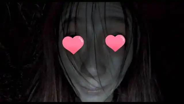 妈妈问我为什么跪着看鬼片