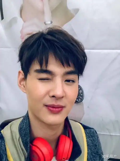 如何评价泰国演员黄明明saint