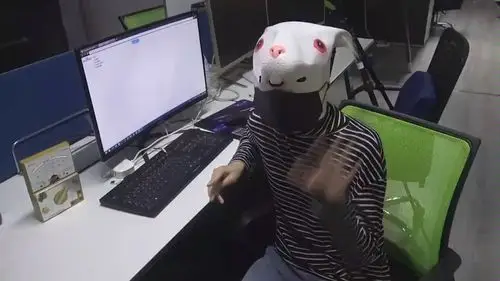 兔小妹探险:鸡皮疙瘩,灵异游戏可召前世阴灵,你看到水中几个鬼影?