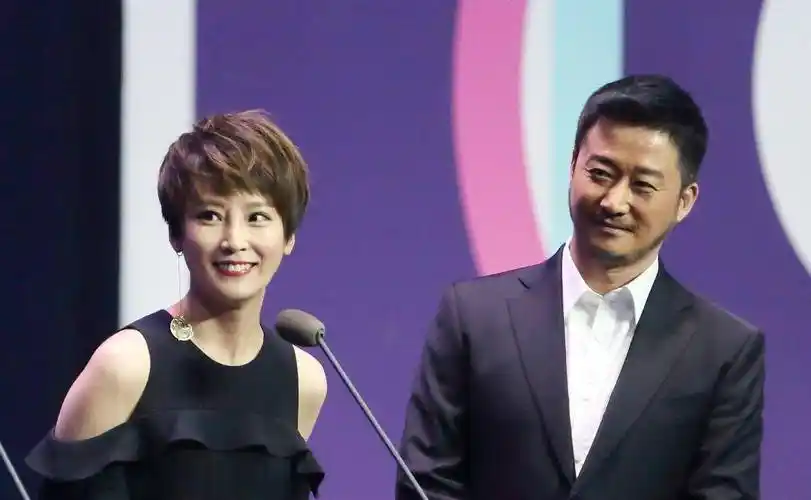 原创铁汉柔情硬汉吴京为追谢楠苦等四个小时这是什么神仙爱情故事