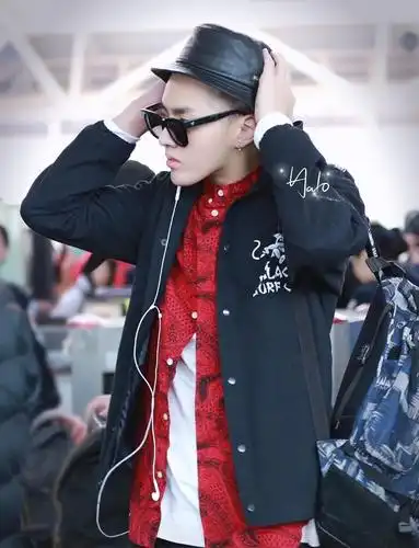 2014吴亦凡白云机场赴北京 首都机场到达_高清图片大全-爱豆app