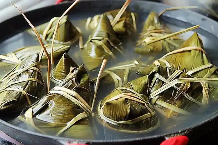 怎么煮粽子(电压锅怎么煮粽子)