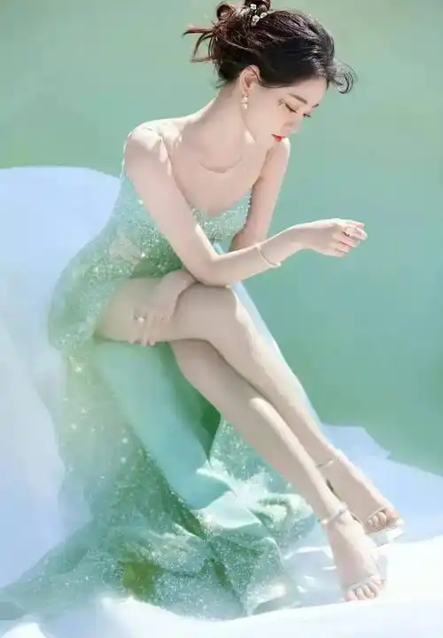 祝绪丹的美腿与美脚丫的魅力_脚踝_脚趾_价值