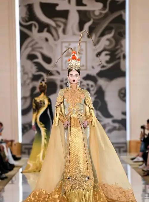 国牌在崛起:盖娅传说2020春夏巴黎时装周,霸气又国风!