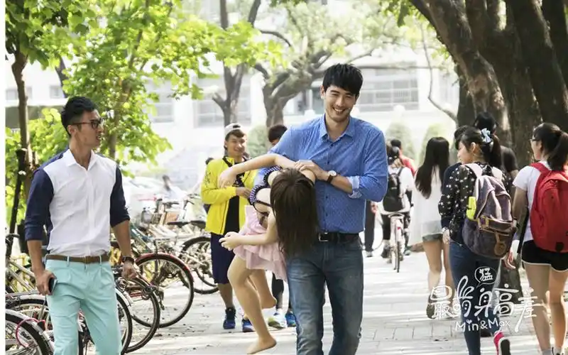 电影《最萌身高差》剧照图片桌面壁纸