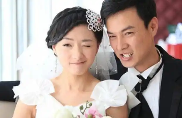 万茜老公徐洪涛个人资料简介真的是很让人羡慕,他们的爱不需要用高调