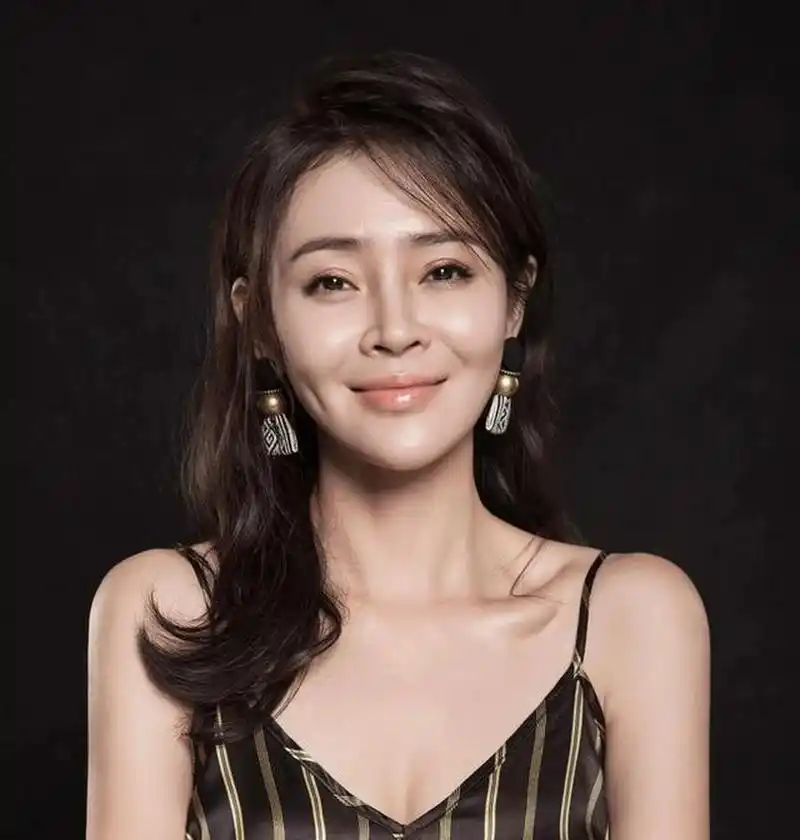 性感女神于明加