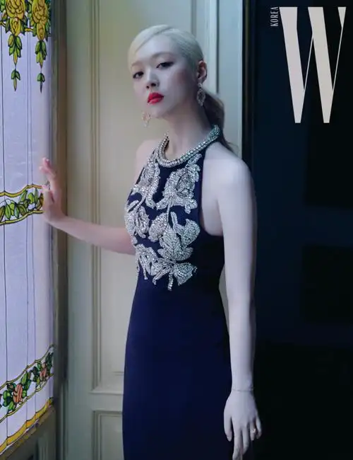 时尚杂志崔雪莉forwkorea