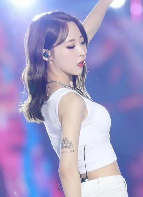 12位不怕炫耀自己纹身的k-pop女偶像|泰妍|k-pop|刘逸云_网易订阅