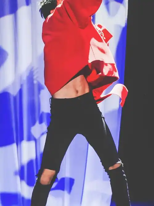 易烊千玺  #易烊千玺腹肌照