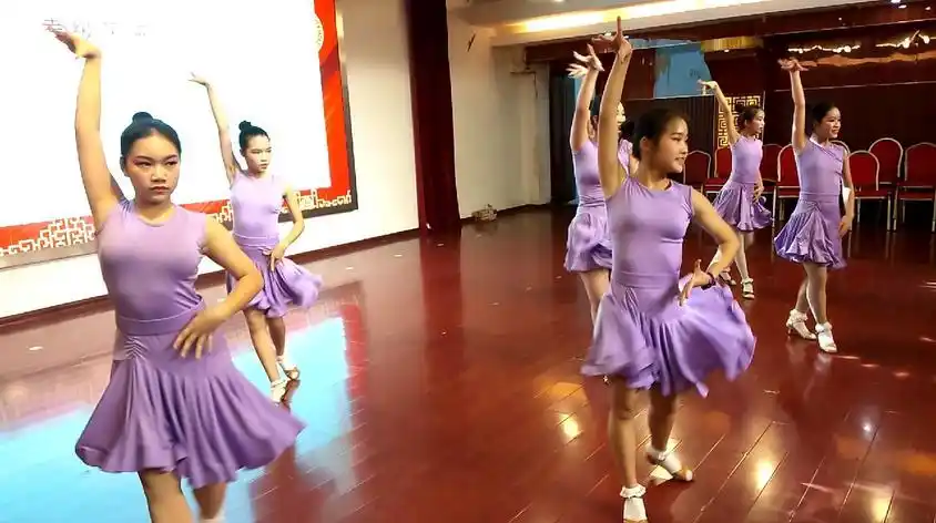 初中生拉丁舞视频在线观看 - 西瓜视频