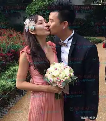 老公刘恺威离婚传闻才平息不久,近日,刘恺威就被曝出轨同剧组女星王鸥