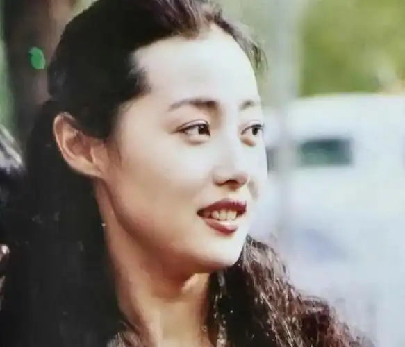 京圈大姐刘蓓的混乱情史三婚再嫁前夫又做了张若昀的后妈