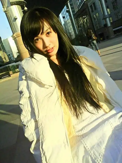 观隔壁楼有感,其实李菲儿年轻的时候真挺美的